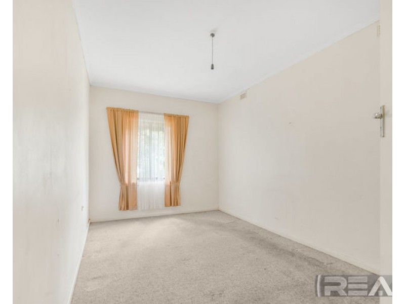 33 Blyth Street, Clearview SA 5085