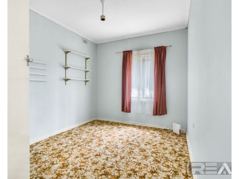 33 Blyth Street, Clearview SA 5085