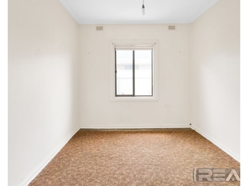 33 Blyth Street, Clearview SA 5085