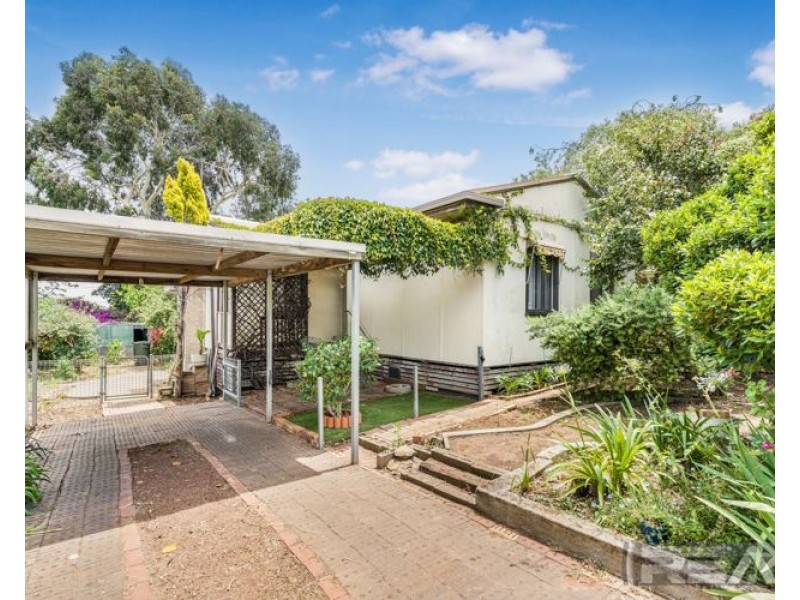 33 Blyth Street, Clearview SA 5085