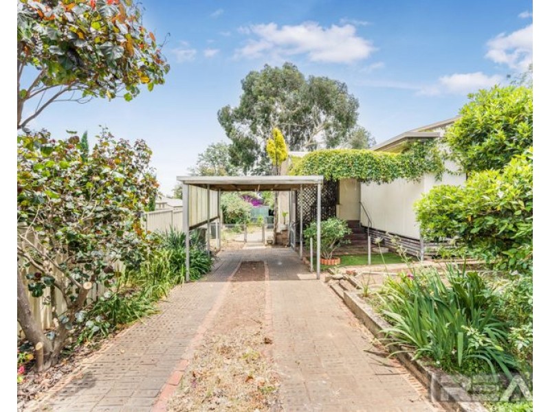 33 Blyth Street, Clearview SA 5085