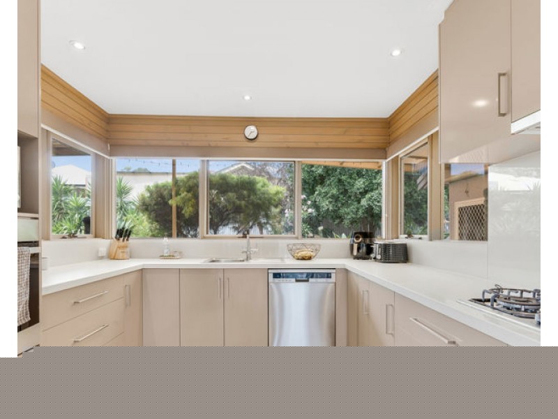 5 Kosmina Crescent, Hillbank SA 5112