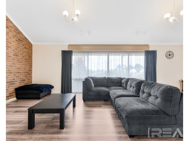 5 Kosmina Crescent, Hillbank SA 5112