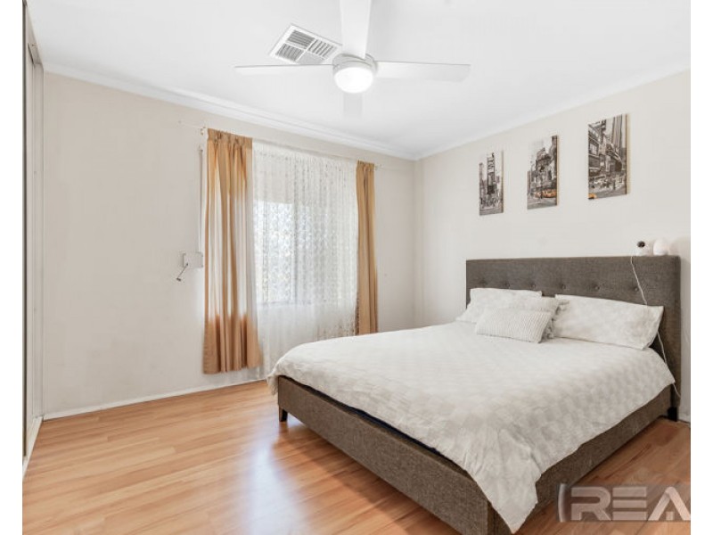 4 Oak Avenue, Burton SA 5110