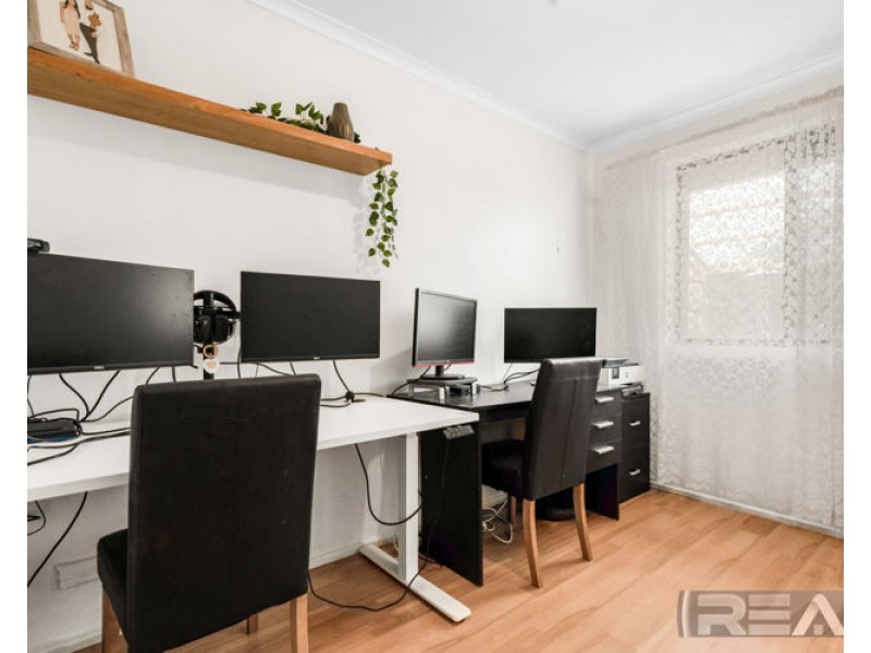 4 Oak Avenue, Burton SA 5110