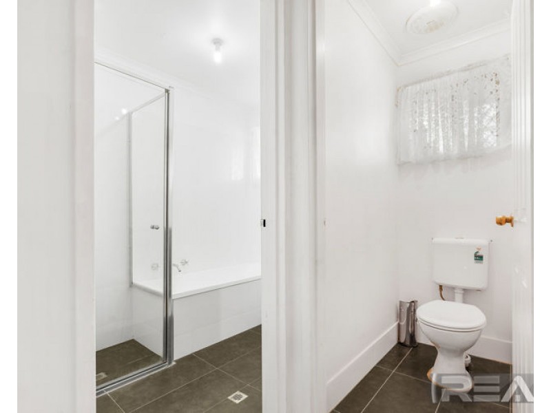 4 Oak Avenue, Burton SA 5110