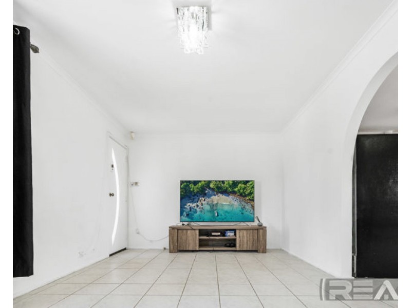 4 Oak Avenue, Burton SA 5110