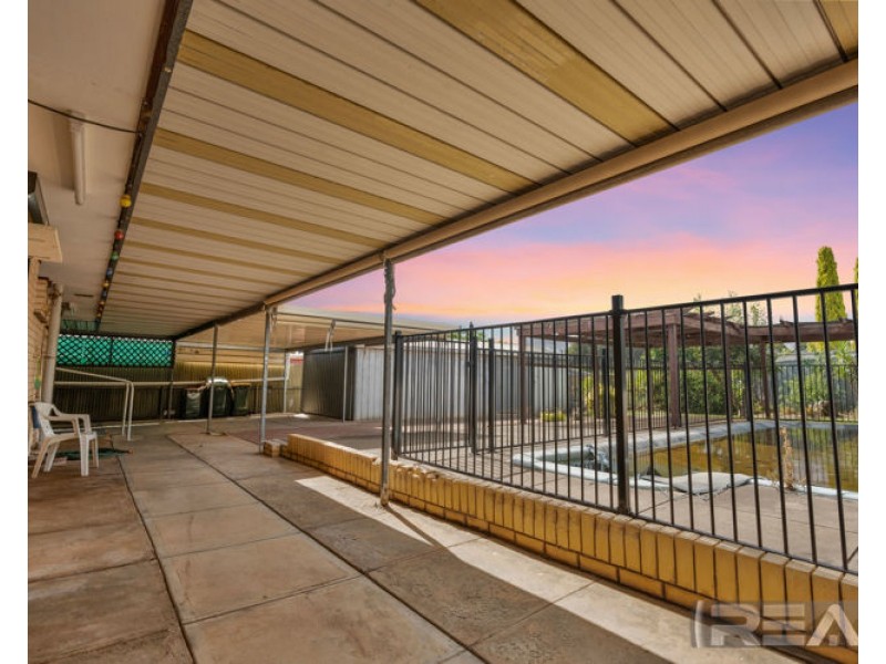 130 McIntyre Road, Gulfview Heights SA 5096