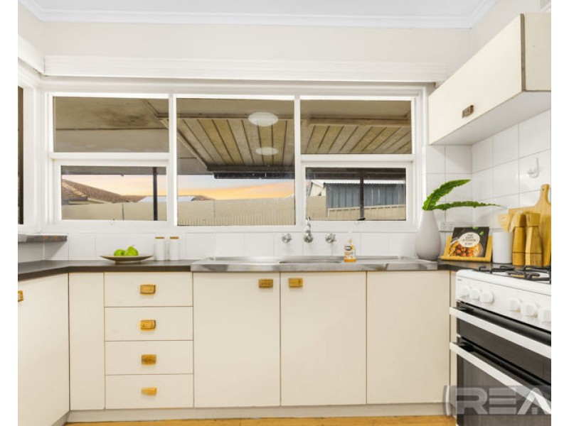 33 Opal Road, Morphett Vale SA 5162