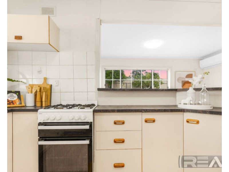 33 Opal Road, Morphett Vale SA 5162