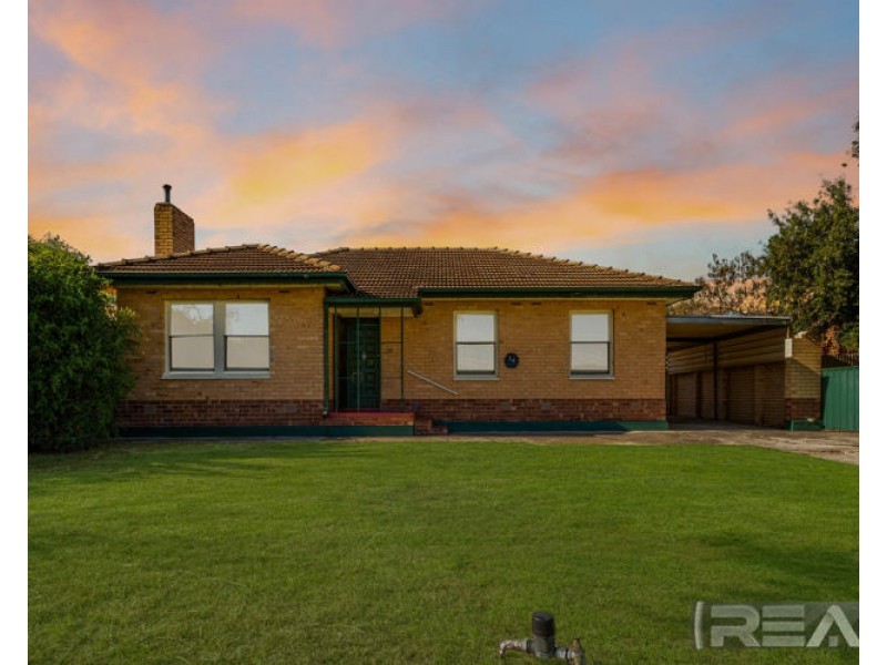 18 Bloomfield Crescent, Elizabeth Downs SA 5113