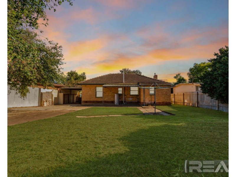 18 Bloomfield Crescent, Elizabeth Downs SA 5113