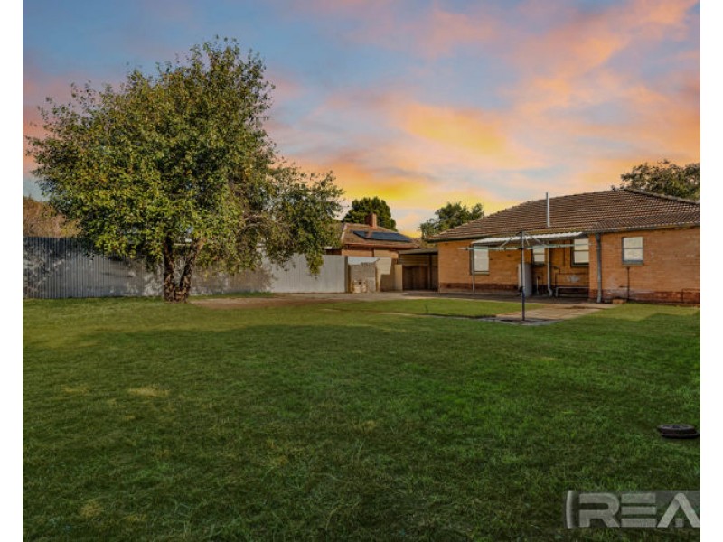 18 Bloomfield Crescent, Elizabeth Downs SA 5113