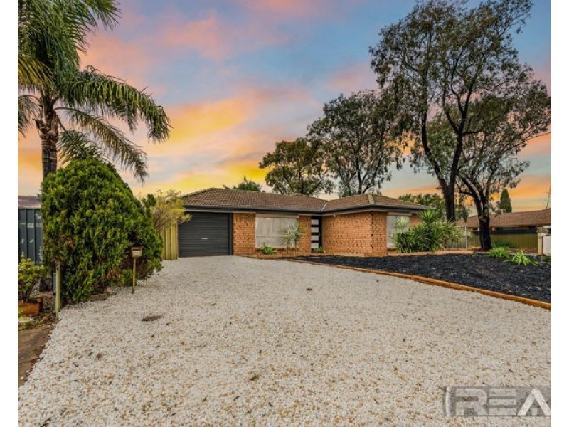 43 President Avenue, Andrews Farm SA 5114
