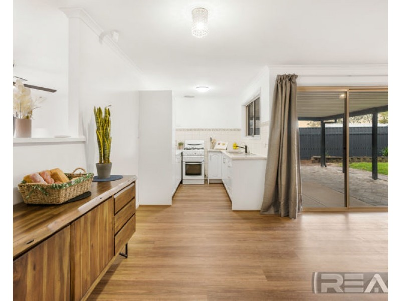 43 President Avenue, Andrews Farm SA 5114