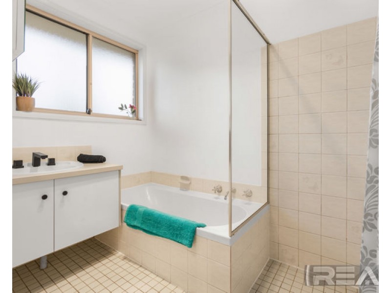 43 President Avenue, Andrews Farm SA 5114