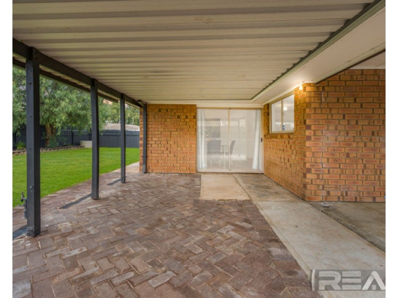 43 President Avenue, Andrews Farm SA 5114