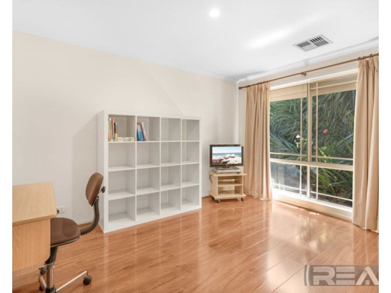 25 Rochester Drive, Salisbury Heights SA 5109
