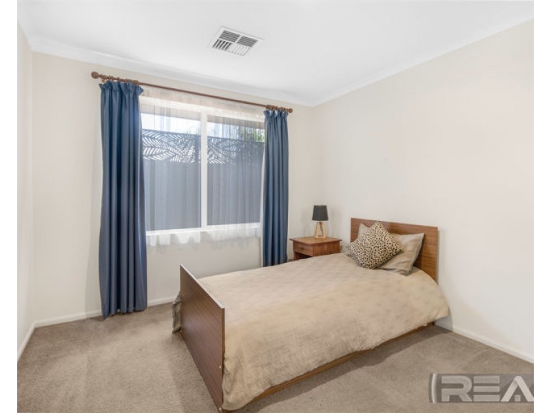 25 Rochester Drive, Salisbury Heights SA 5109