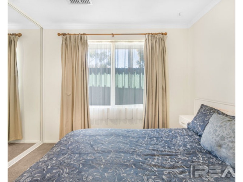 25 Rochester Drive, Salisbury Heights SA 5109