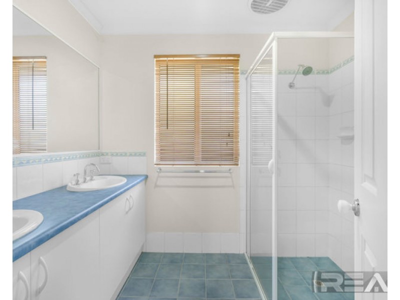 25 Rochester Drive, Salisbury Heights SA 5109