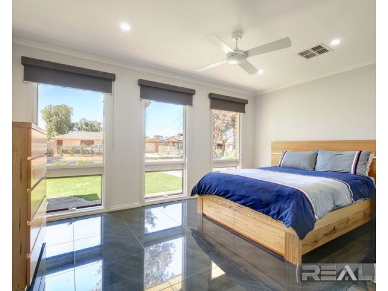 11 Mallett Avenue, Brahma Lodge SA 5109