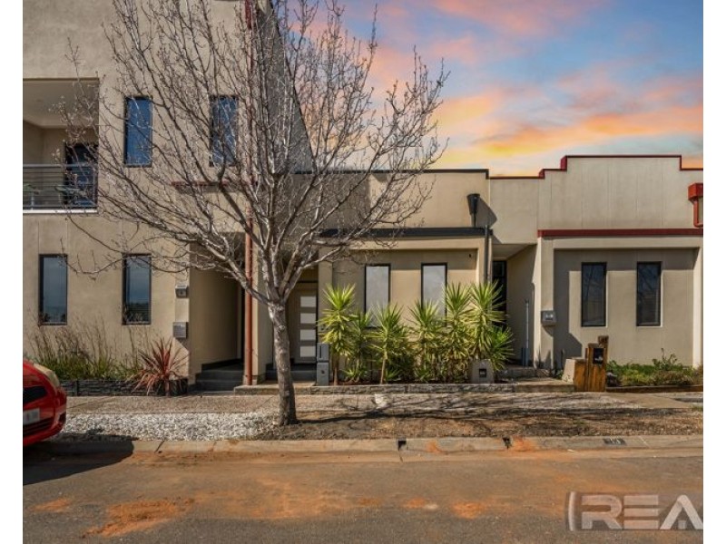 15 MacKenzie Circuit, Mawson Lakes SA 5095