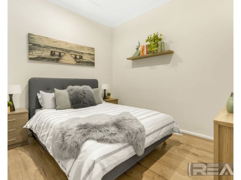 15 MacKenzie Circuit, Mawson Lakes SA 5095