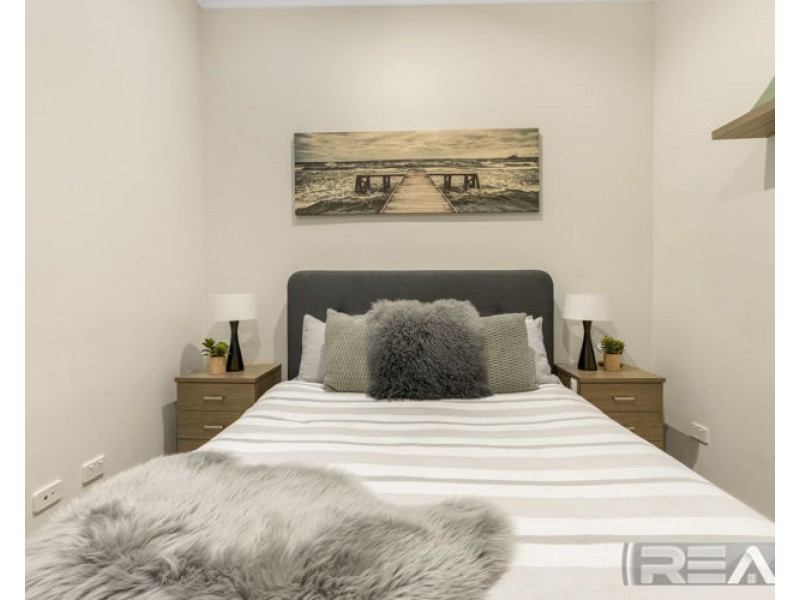 15 MacKenzie Circuit, Mawson Lakes SA 5095