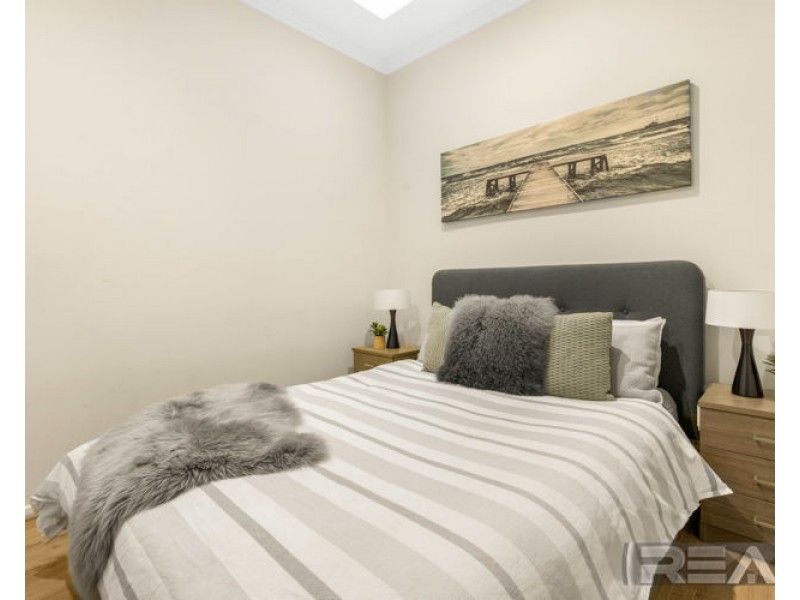 15 MacKenzie Circuit, Mawson Lakes SA 5095