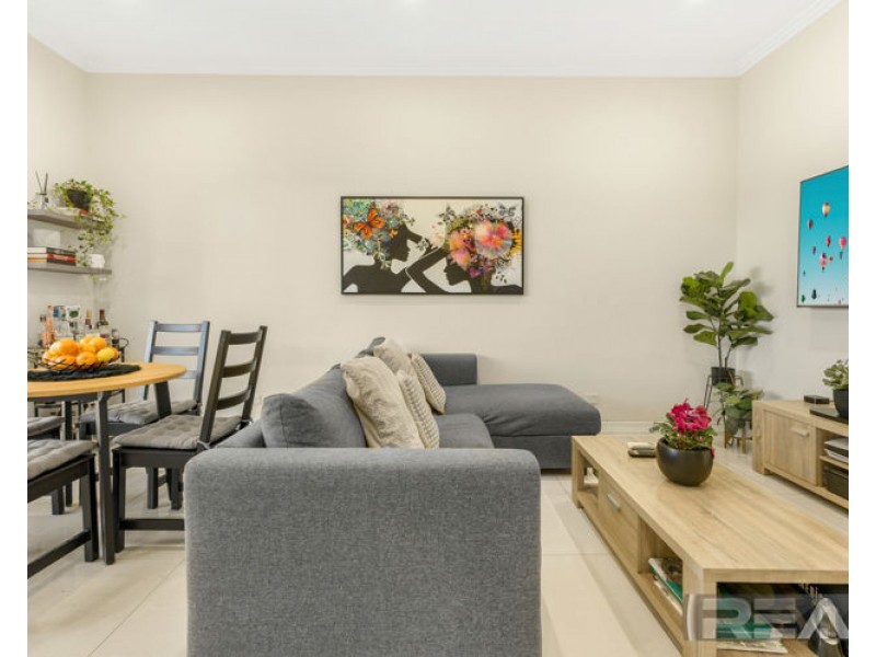 15 MacKenzie Circuit, Mawson Lakes SA 5095