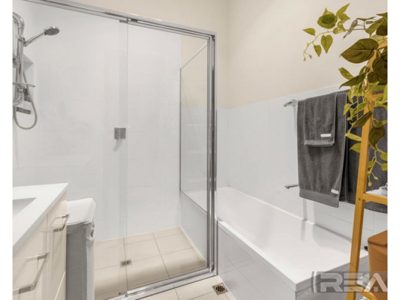 15 MacKenzie Circuit, Mawson Lakes SA 5095