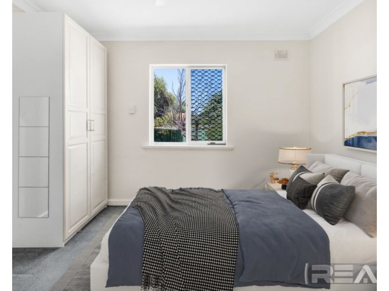 7 Sturt Road, Valley View SA 5093