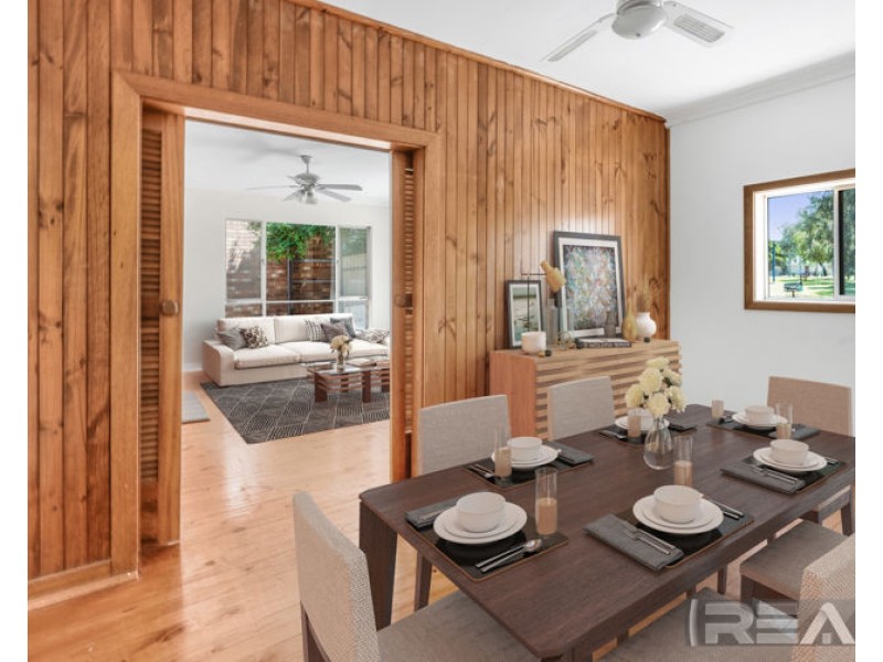 7 Sturt Road, Valley View SA 5093