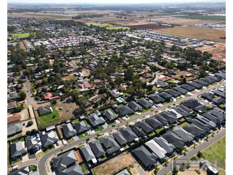 16 John Circuit, Angle Vale SA 5117