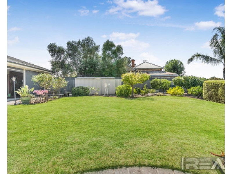 11 Barber Street, Willaston SA 5118