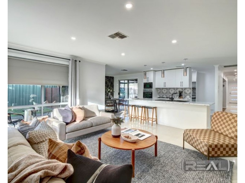 15 Tangarine Court, Munno Para West SA 5115