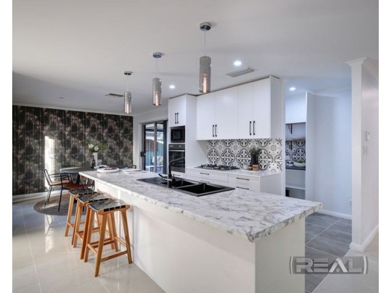 15 Tangarine Court, Munno Para West SA 5115