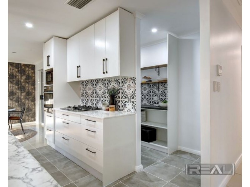 15 Tangarine Court, Munno Para West SA 5115