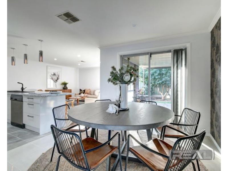 15 Tangarine Court, Munno Para West SA 5115