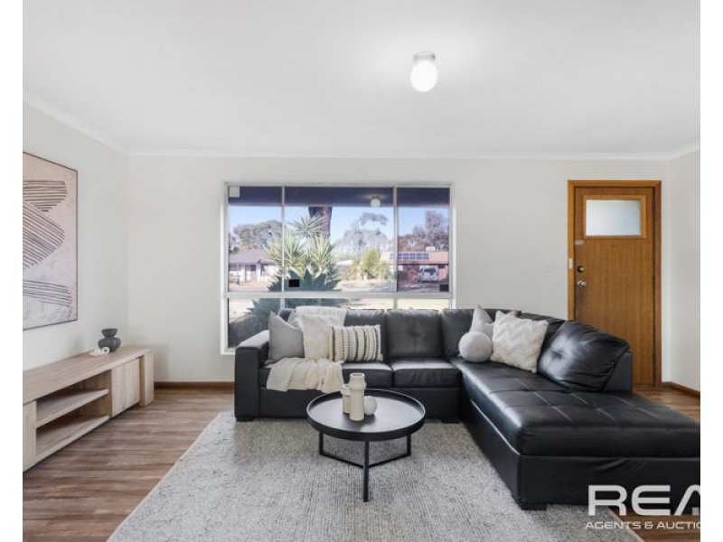 8 Rustic Grove, Andrews Farm SA 5114