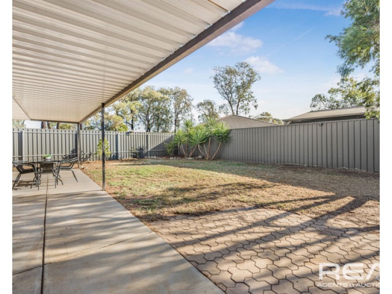 8 Rustic Grove, Andrews Farm SA 5114