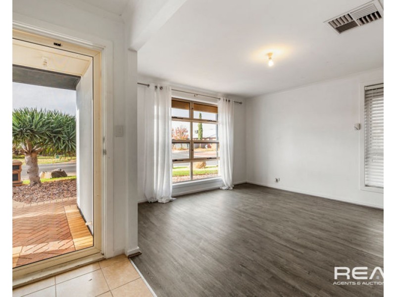 84 Lakeside Drive, Andrews Farm SA 5114