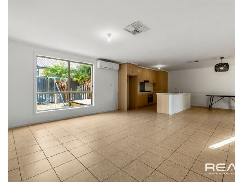 84 Lakeside Drive, Andrews Farm SA 5114