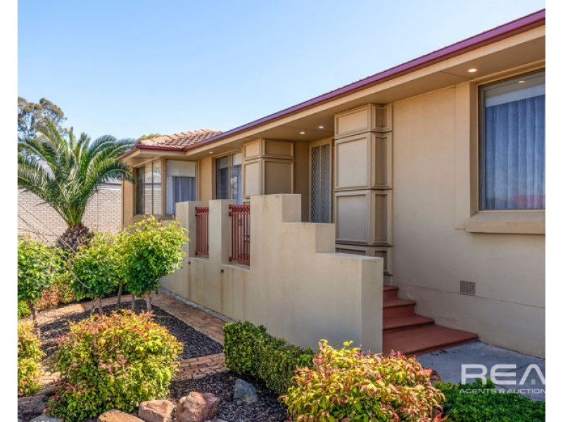 2 Honeysuckle Drive, Hope Valley SA 5090