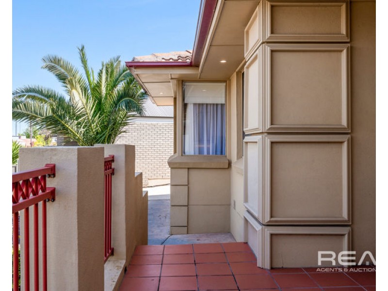 2 Honeysuckle Drive, Hope Valley SA 5090