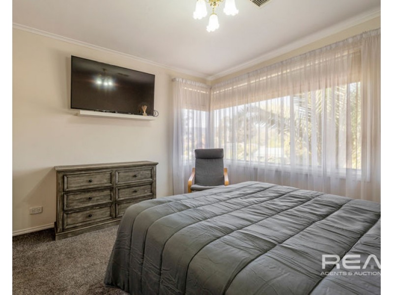 2 Honeysuckle Drive, Hope Valley SA 5090