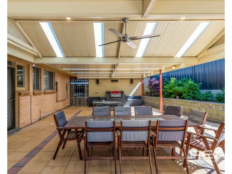 2 Honeysuckle Drive, Hope Valley SA 5090