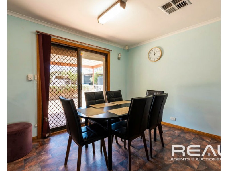 32 Alabar Crescent, Globe Derby Park SA 5110