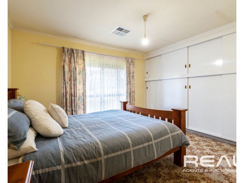 32 Alabar Crescent, Globe Derby Park SA 5110